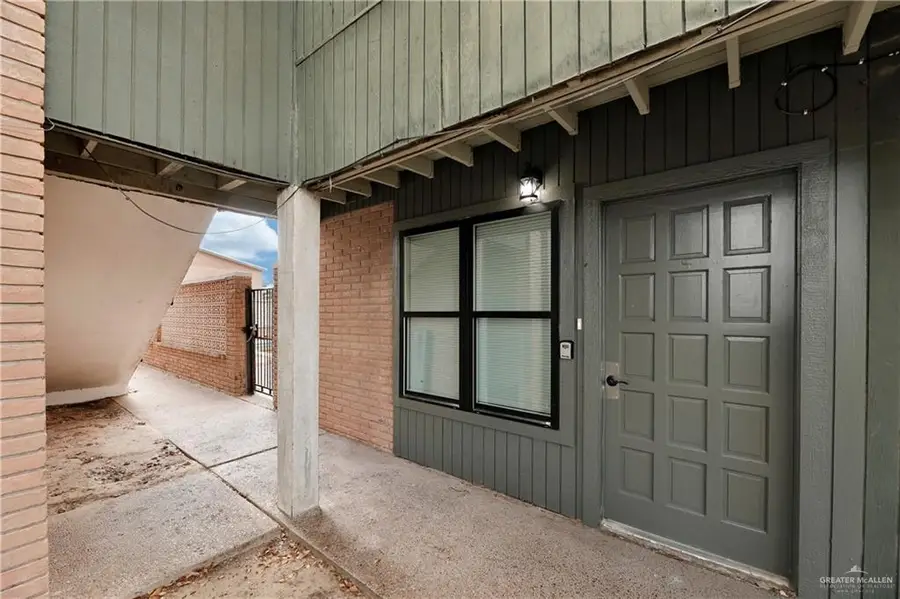 519 S 4th Avenue, Edinburg, TX 78539 - #2
