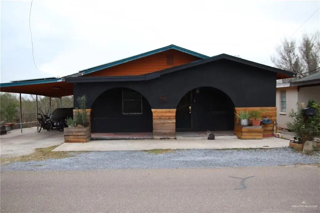 104 E Water Street, Rio Grande City, TX 78582 - #1
