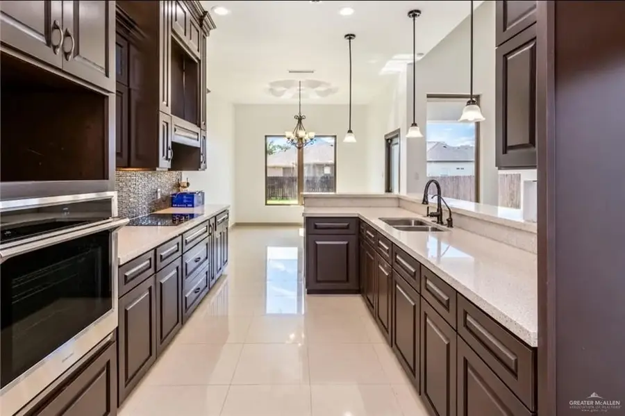3413 Umar Avenue, McAllen, TX 78504 - #2