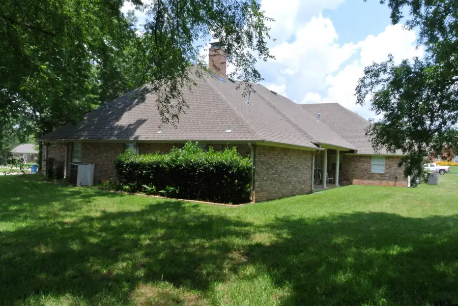1300 Purdue Drive, Jacksonville, TX 75766 - Image #3