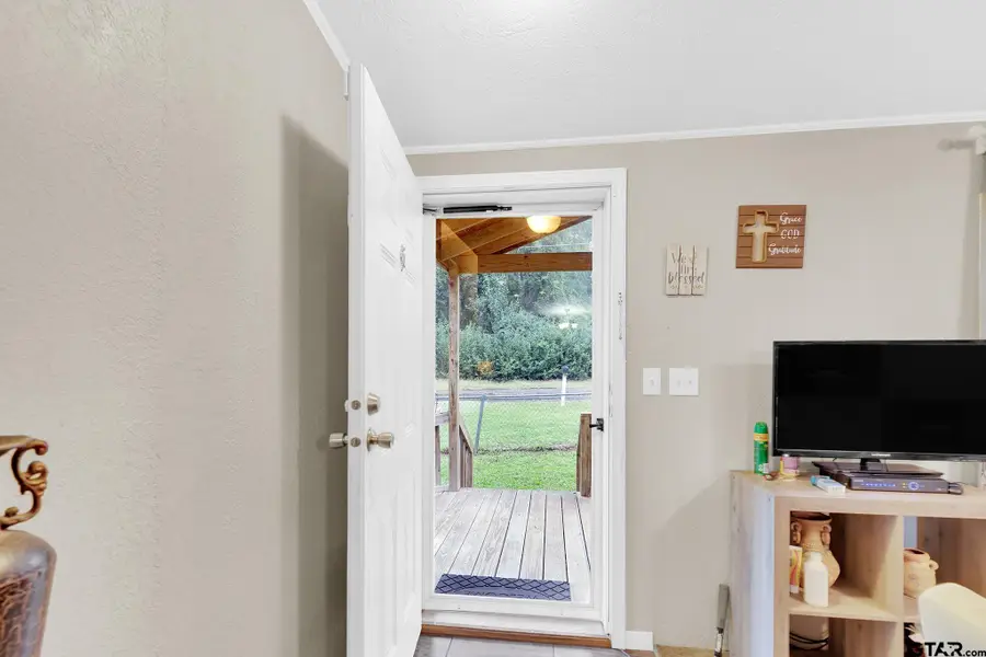 5029 Woodcastle, Chandler, TX 75758 - Image #2