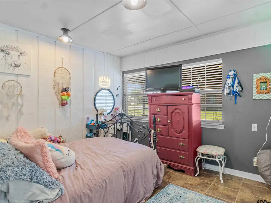 906 Zola St, Quitman, TX 75783 - #3