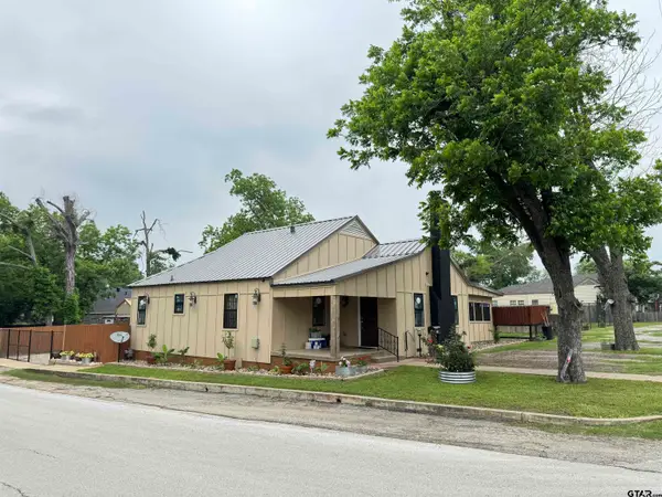 216 Rogers, Henderson, TX 75654