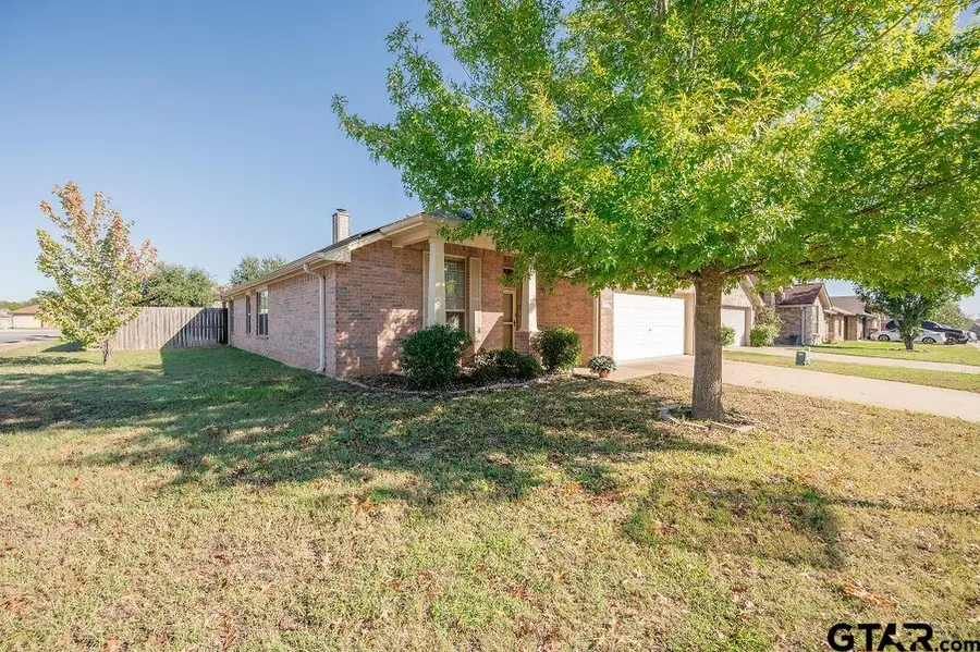 11017 WESTHAVEN CIR, Flint, TX 75762 - Image #2