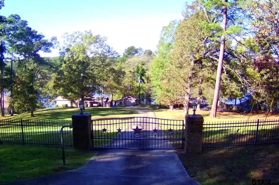 3073 EAST LAKE, Gladewater, TX 75647 - Image #3