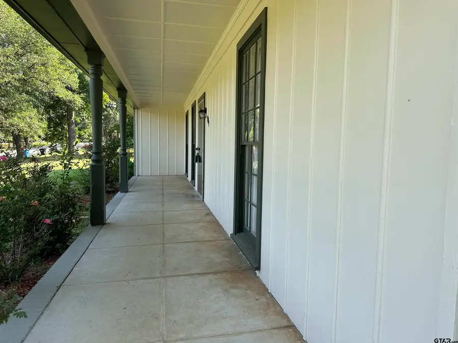 906 Sherwood Lane, Jacksonville, TX 75766 - Image #2