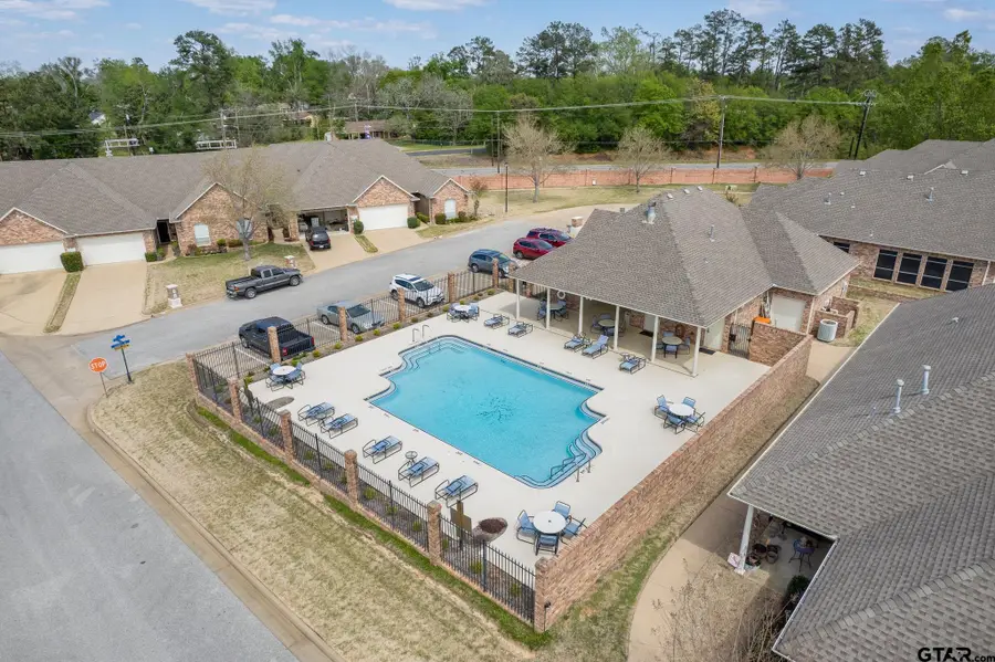 2431 Homestead Ln, Tyler, TX 75701 - Image #2