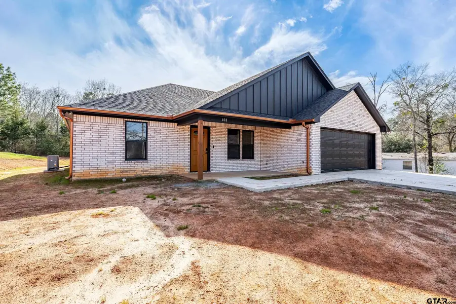 608 Giles St, Troup, TX 75789 - Image #2