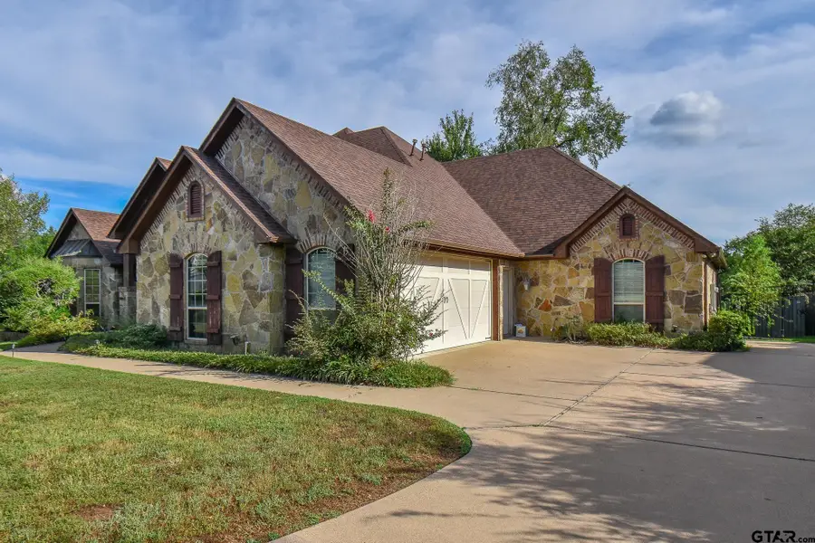 1326 Hermitage Ct, Tyler, TX 75703 - Image #2
