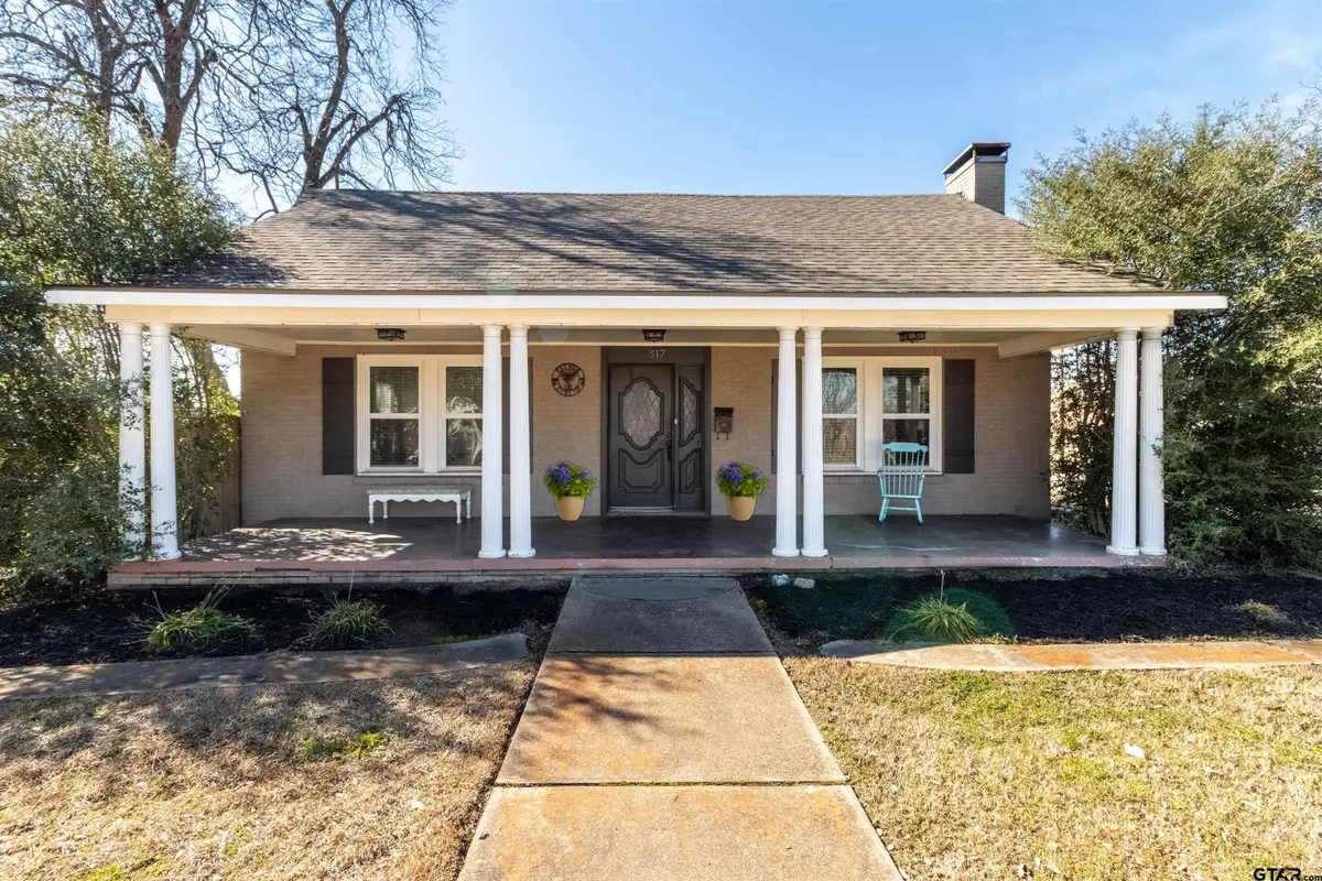 317 N Newsom St, Mineola, TX 75773 - Image #1