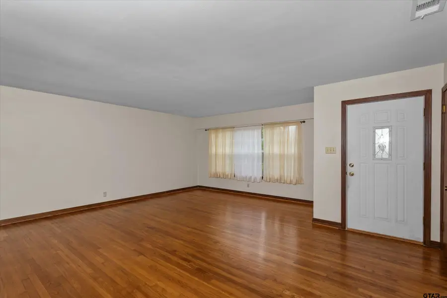 2103 Crestwood Drive, Tyler, TX 75701 - Image #3