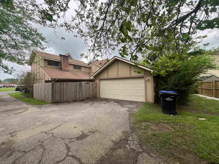 1009 Towne Lake Dr., Longview, TX 75601 - Image #3