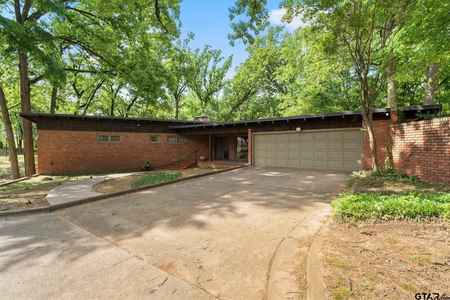 101 Bluebird St, Mount Pleasant, TX 75455 - Image #2