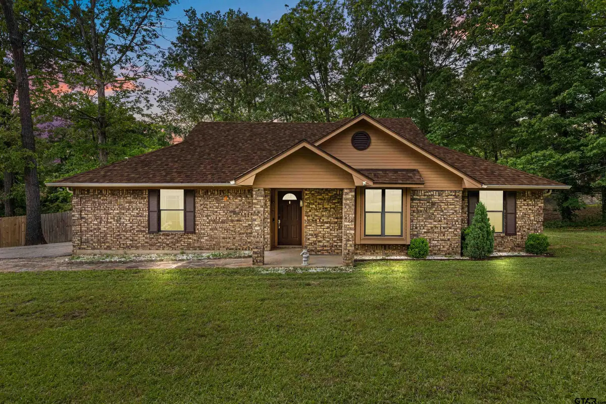 527 Woodbend Drive, Kilgore, TX 75662 - Image #1