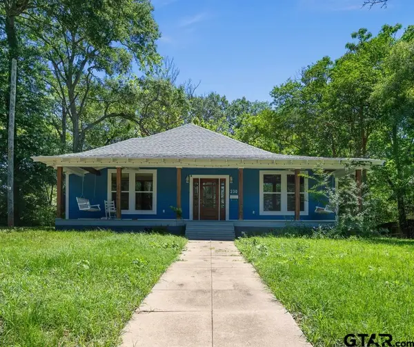 230 N Henderson, Rusk, TX 75785