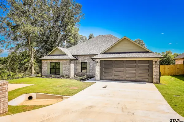 146 HILLCREST DR, Gladewater, TX 75647