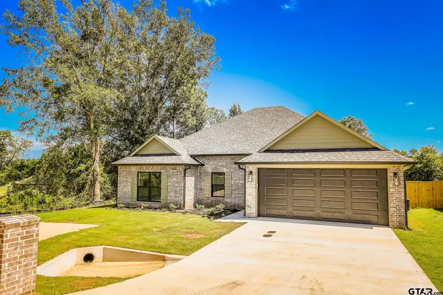146 HILLCREST DR, Gladewater, TX 75647 - Image #2