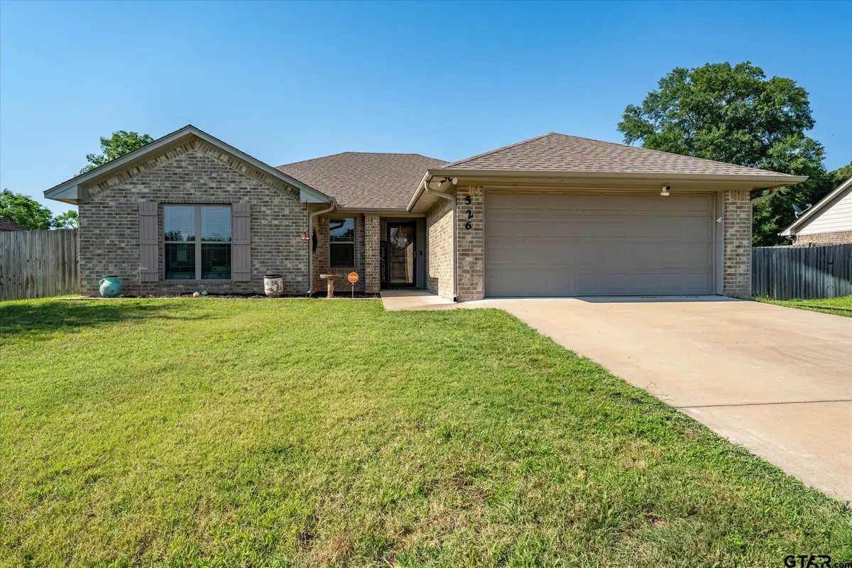 526 W Kingsway Dr, Overton, TX 75684 - Image #1