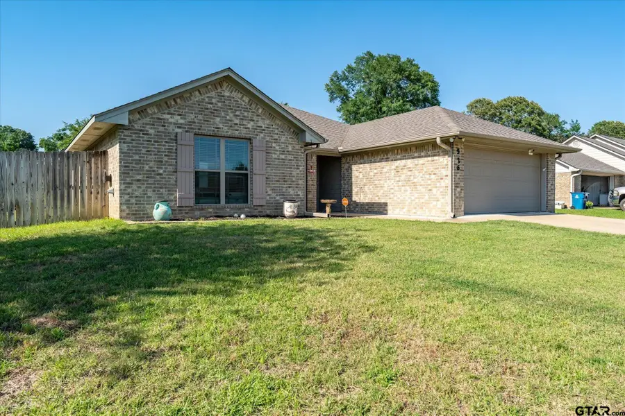 526 W Kingsway Dr, Overton, TX 75684 - Image #2