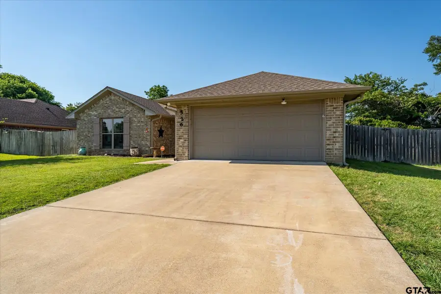 526 W Kingsway Dr, Overton, TX 75684 - Image #3