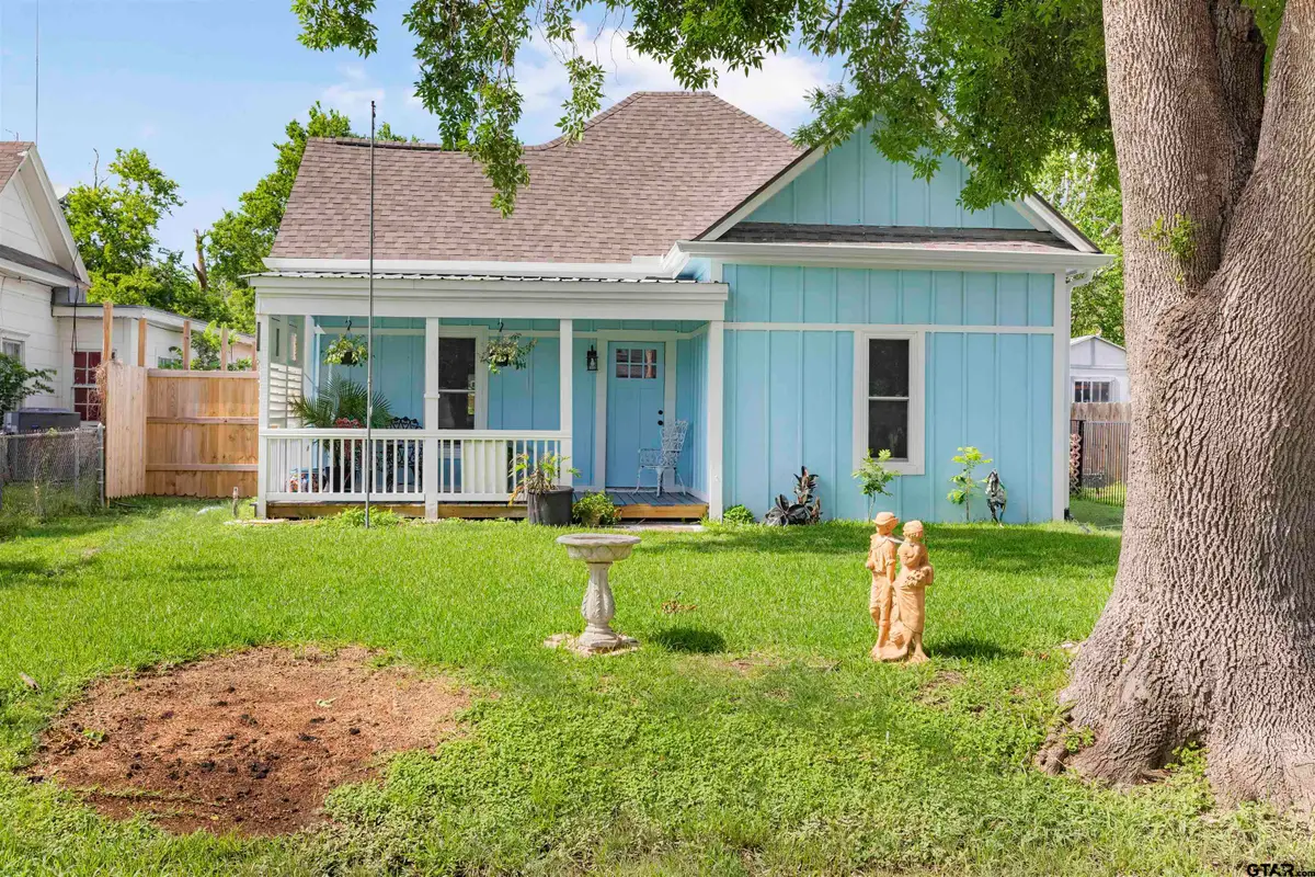 408 Morton, Palacios, TX 77465 - Image #1