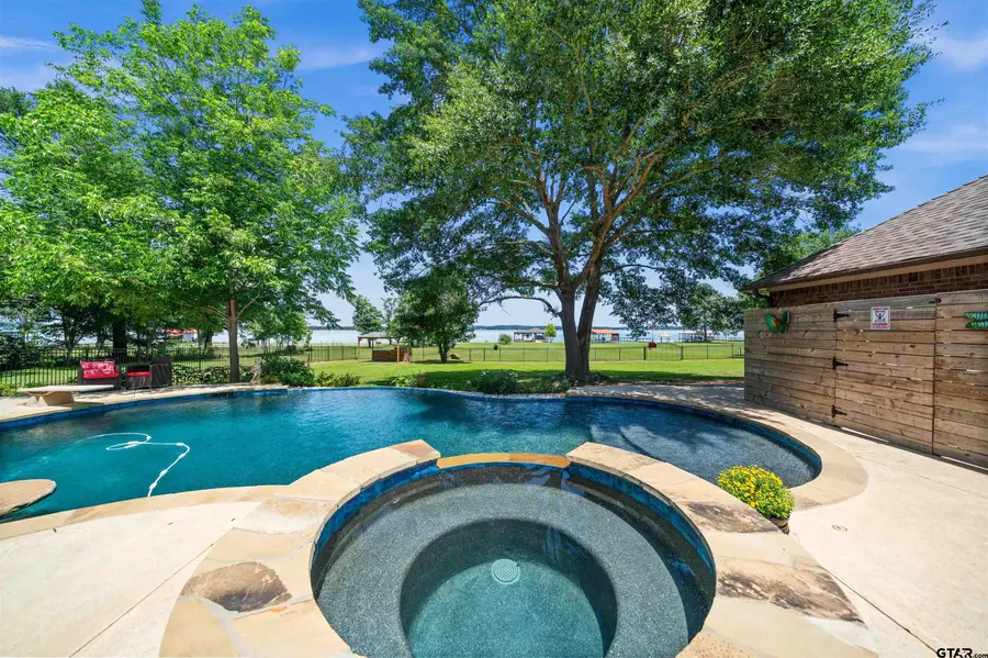 4911 Sunrise Drive, Chandler, TX 75758 - Image #2