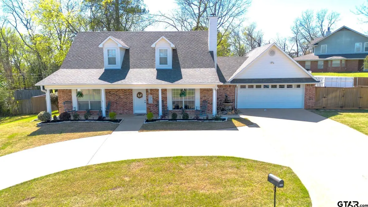 2505 W Gay Ave, Gladewater, TX 75647 - Image #1