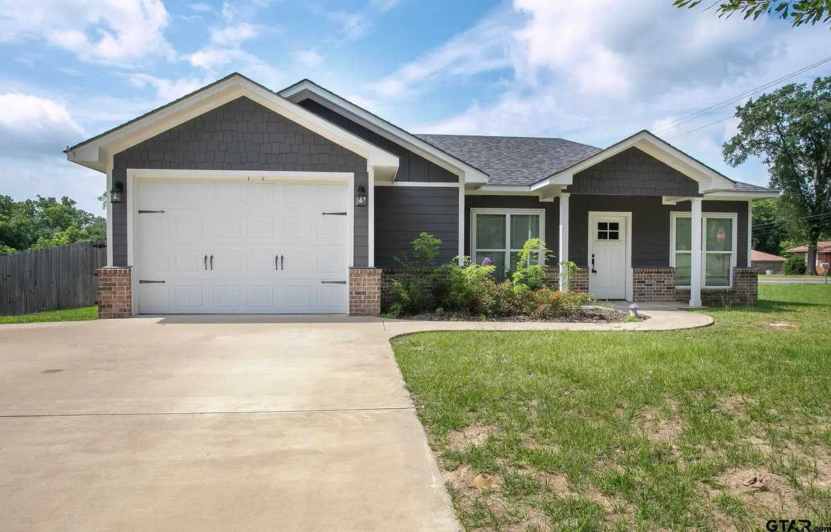 416 W South St, Lindale, TX 75771 - Image #1