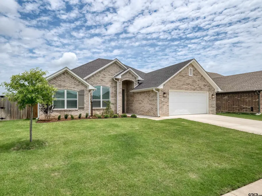 401 Meadows Court, Chandler, TX 75758 - Image #3
