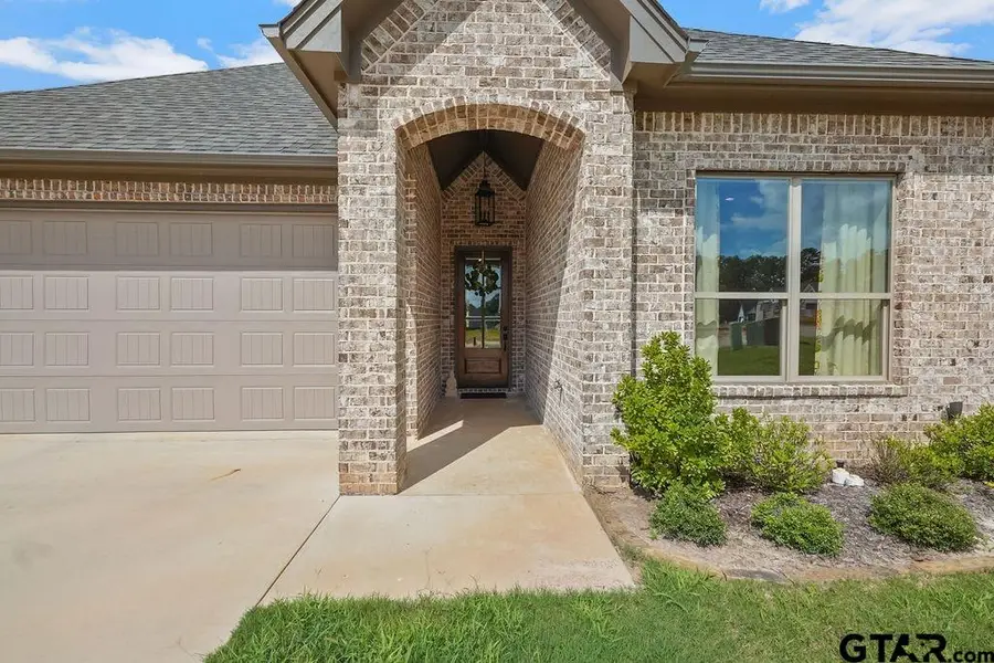 9232 Villas Ct, Tyler, TX 75703 - Image #2