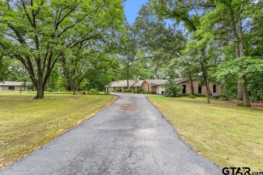 4930 W Twin Lakes Drive, Tyler, TX 75704 - Image #2
