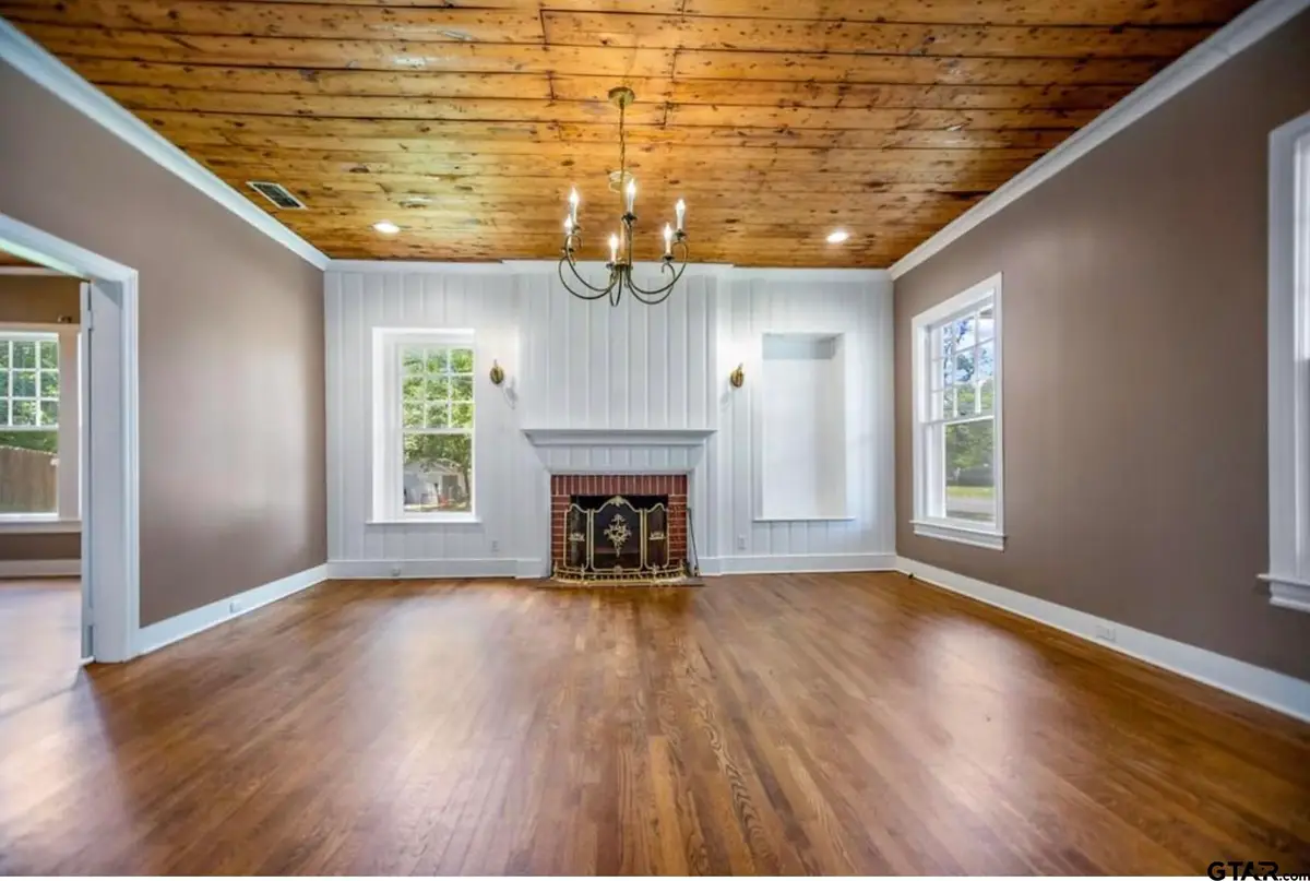 705 S Vine Ave, Tyler, TX 75701 - Image #1