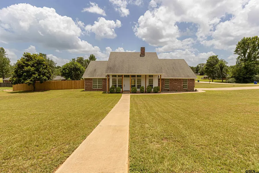 22002 Stage Coach Dr, Chandler, TX 75758 - Image #2