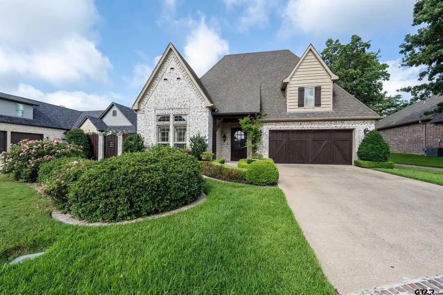 2238 Thornwood Dr., Tyler, TX 75703 - #3