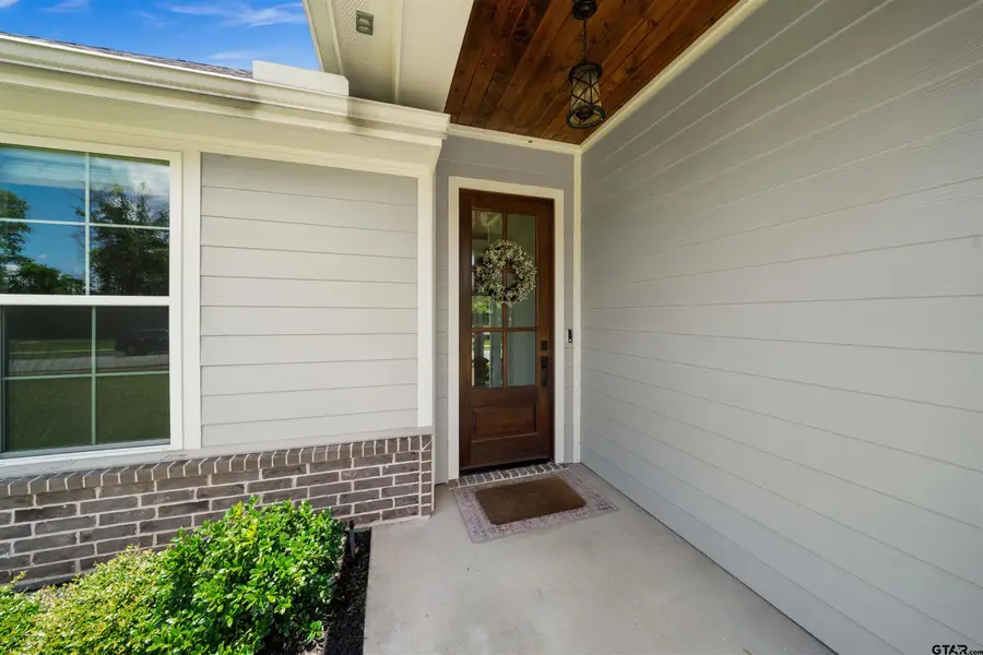 401 Deer Point Cv, Chandler, TX 75758 - Image #3