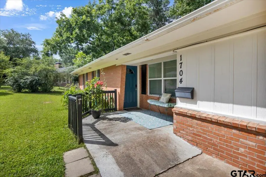 1704 Oakwood Drive, Troup, TX 75789 - #2