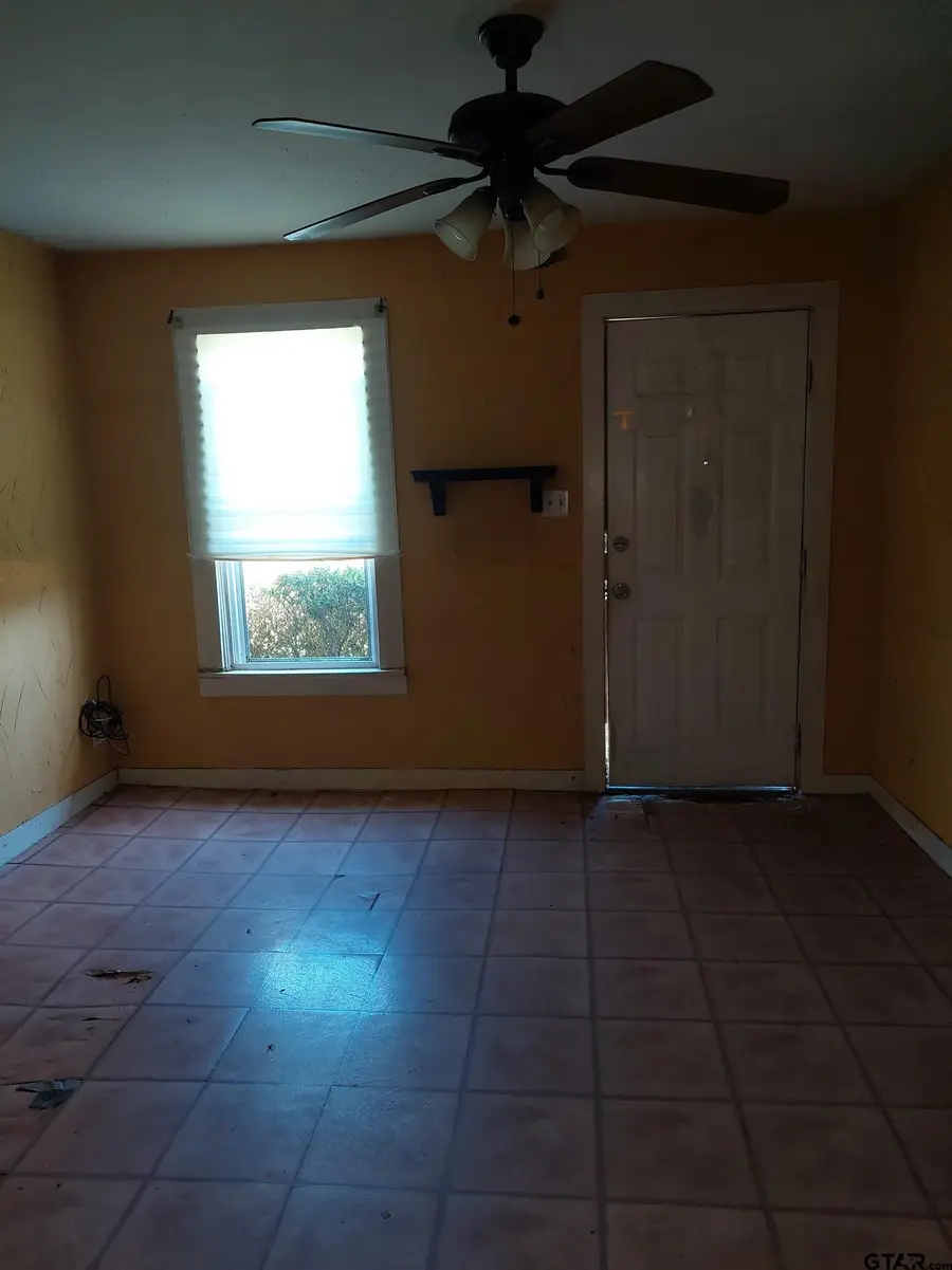 409 W Carnegie, Winnsboro, TX 75494 - Image #2