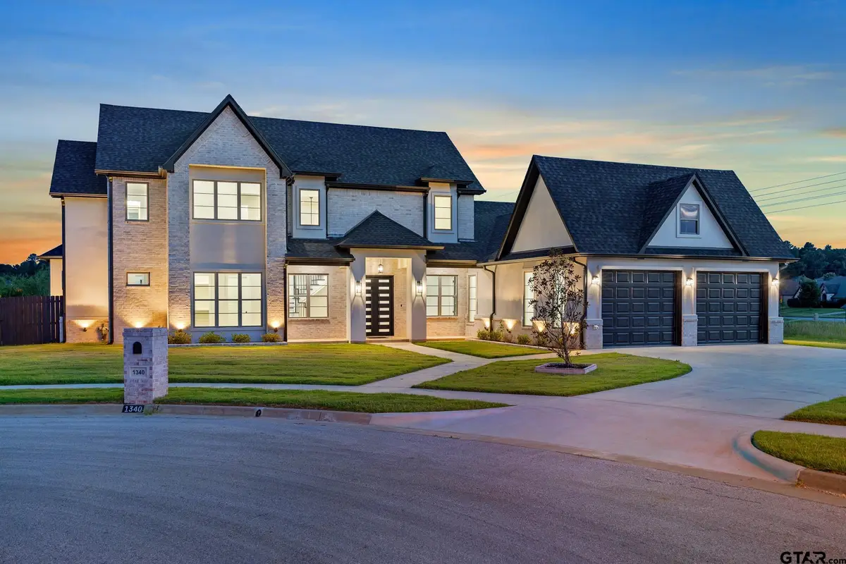 1340 Fairfield Ln, Tyler, TX 75703 - Image #1