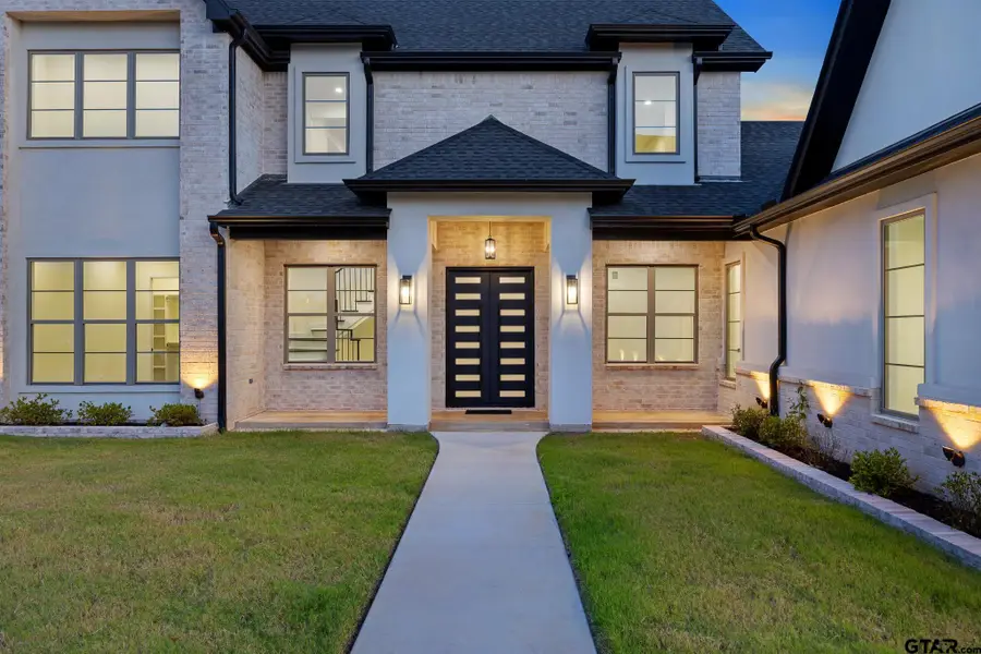 1340 Fairfield Ln, Tyler, TX 75703 - Image #2