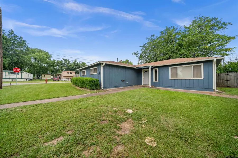 2001 Adair St, Jacksonville, TX 75766 - Image #2