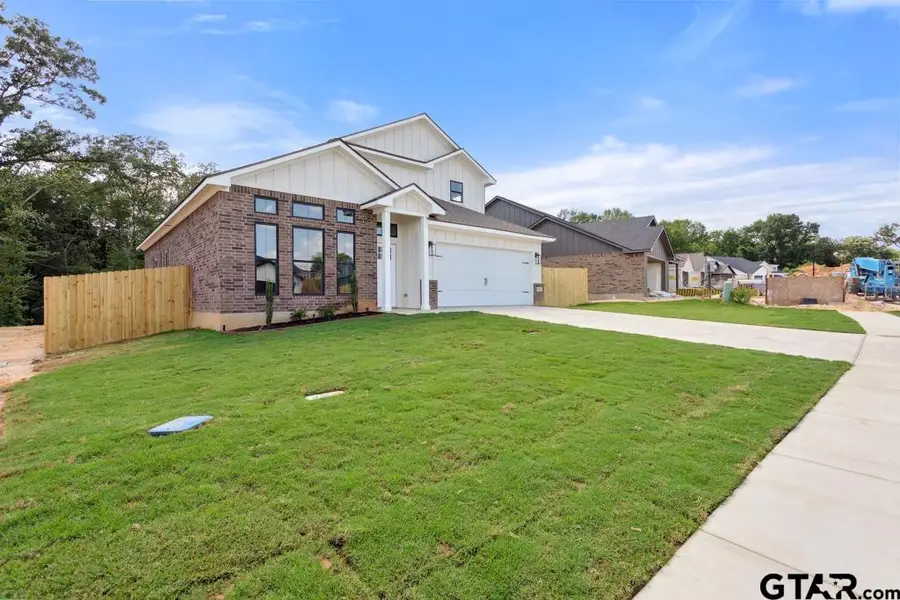 16330 Crossing Circle, Lindale, TX 75771 - Image #2