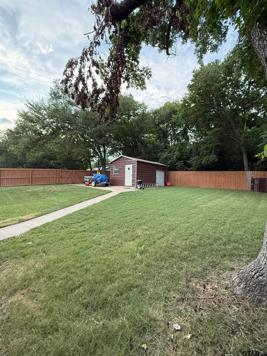 402 E Mims St, Tyler, TX 75702 - Image #3