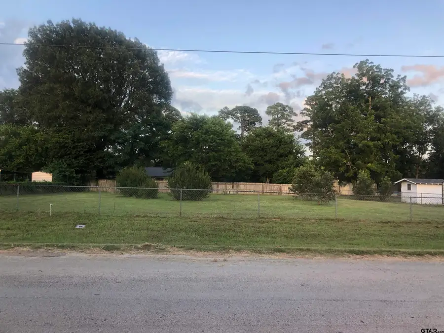 319 Daniels St, Rusk, TX 75785 - Image #2