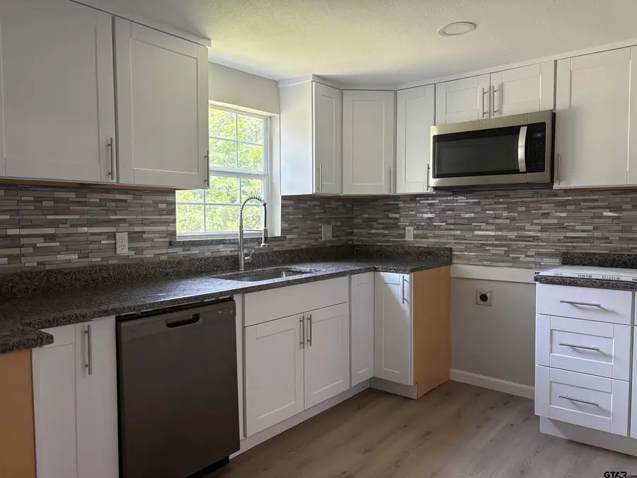 816 NEWSOME, Gilmer, TX 75644 - Image #2