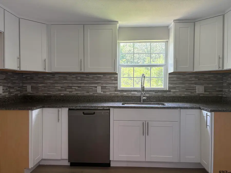 816 NEWSOME, Gilmer, TX 75644 - Image #3