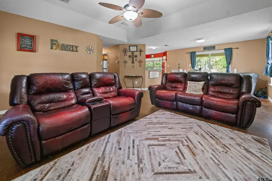 927 County Road 3406, Jacksonville, TX 75766 - Image #3