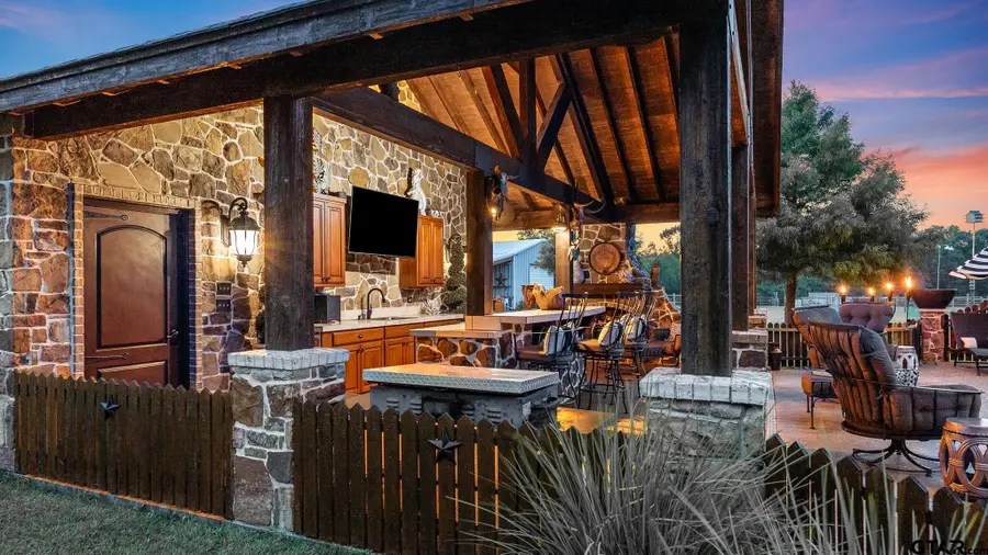 668 Country Road 108, Carthage, TX 75633 - Image #3