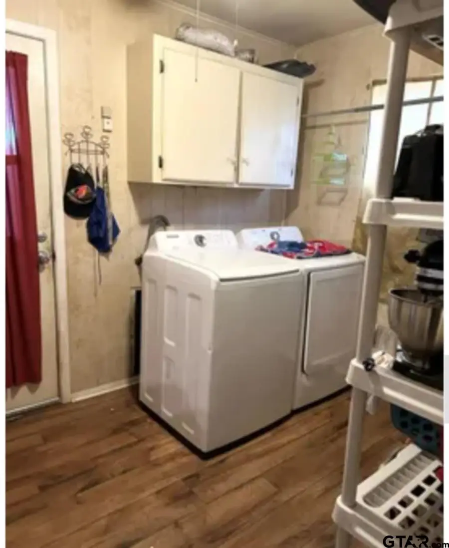 1003 West Point Tap Rd, Palestine, TX 75803 - Image #2