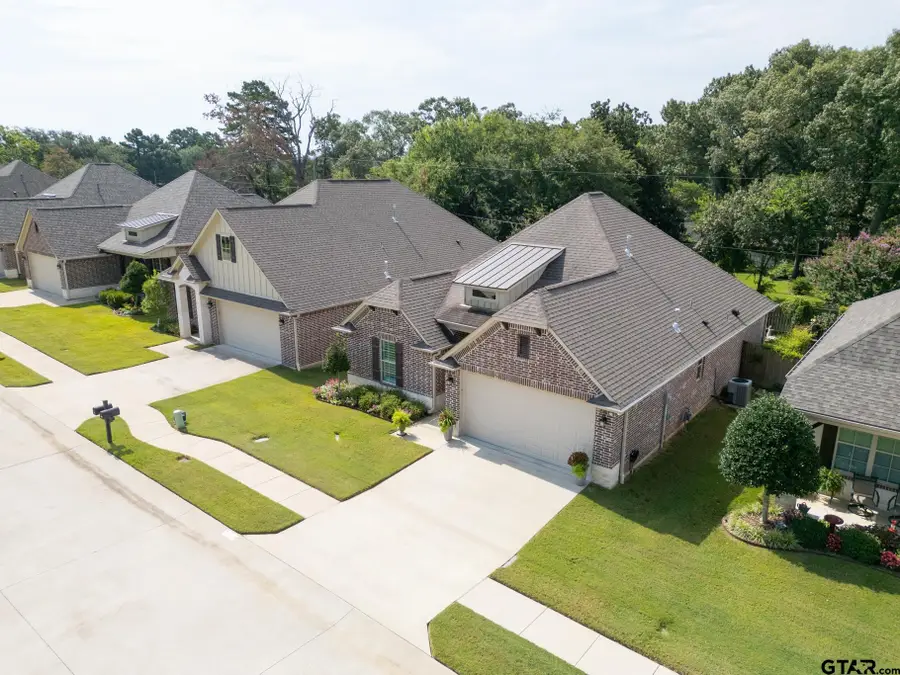 719 Cambridge Bend Cir, Tyler, TX 75703 - Image #2