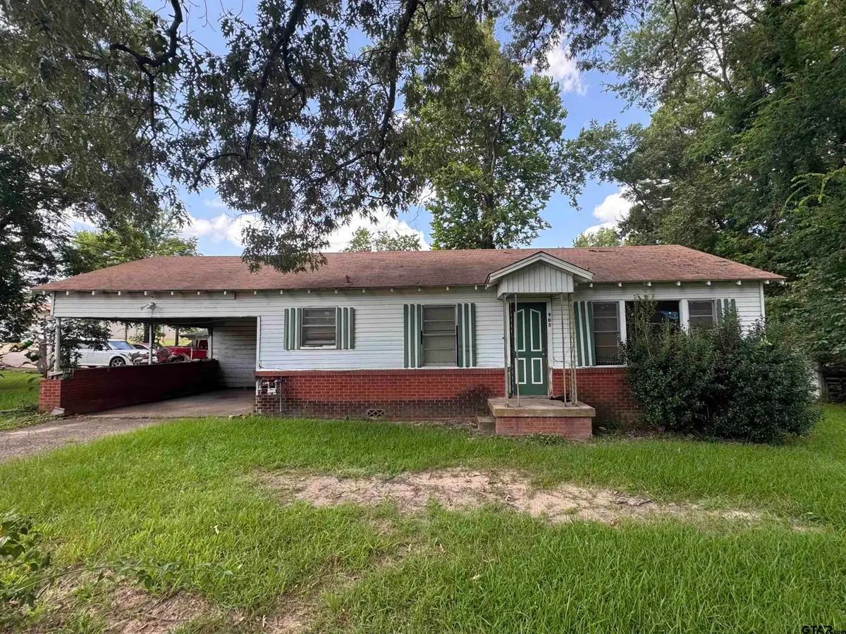 903 Mary Ave, Gladewater, TX 75647 - #1